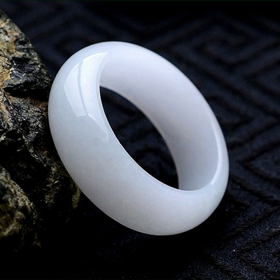 Anneau de Jade blanc « Gandhi » Esprit Bohème