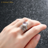 Bague anneau vintage « Śheṣha» en Argent et Quartz rose-portée