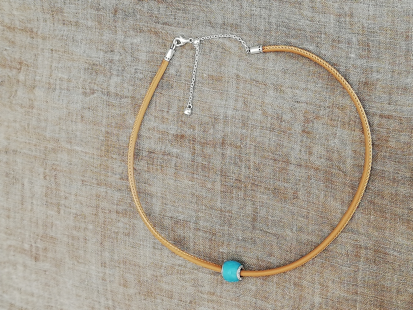Collier cuir Camel + Coeur bleu-1