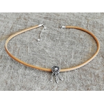 Collier cuir Camel +  charm 3 plumes-5