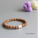 Bracelet Ethnique « Oṃ maṇipadme hūṃ » Rudraksha et Perle de prière-3