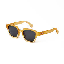 lunettes de soleil , mini tommy , hello hossy , polycarbonate recyclé , uv 400 , categorei 3 , l'atelier dyloma , mimizan , lunettes de soleil enfant hello hossy
