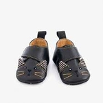 chausson cuir noir , le moustaches , moulin roty , cadeau de naissance l'atleier dyloma