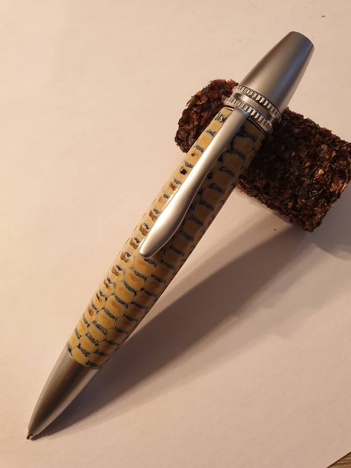 Stylo à bille ligne Cigare n°3 - le stylo et le bois - Création de