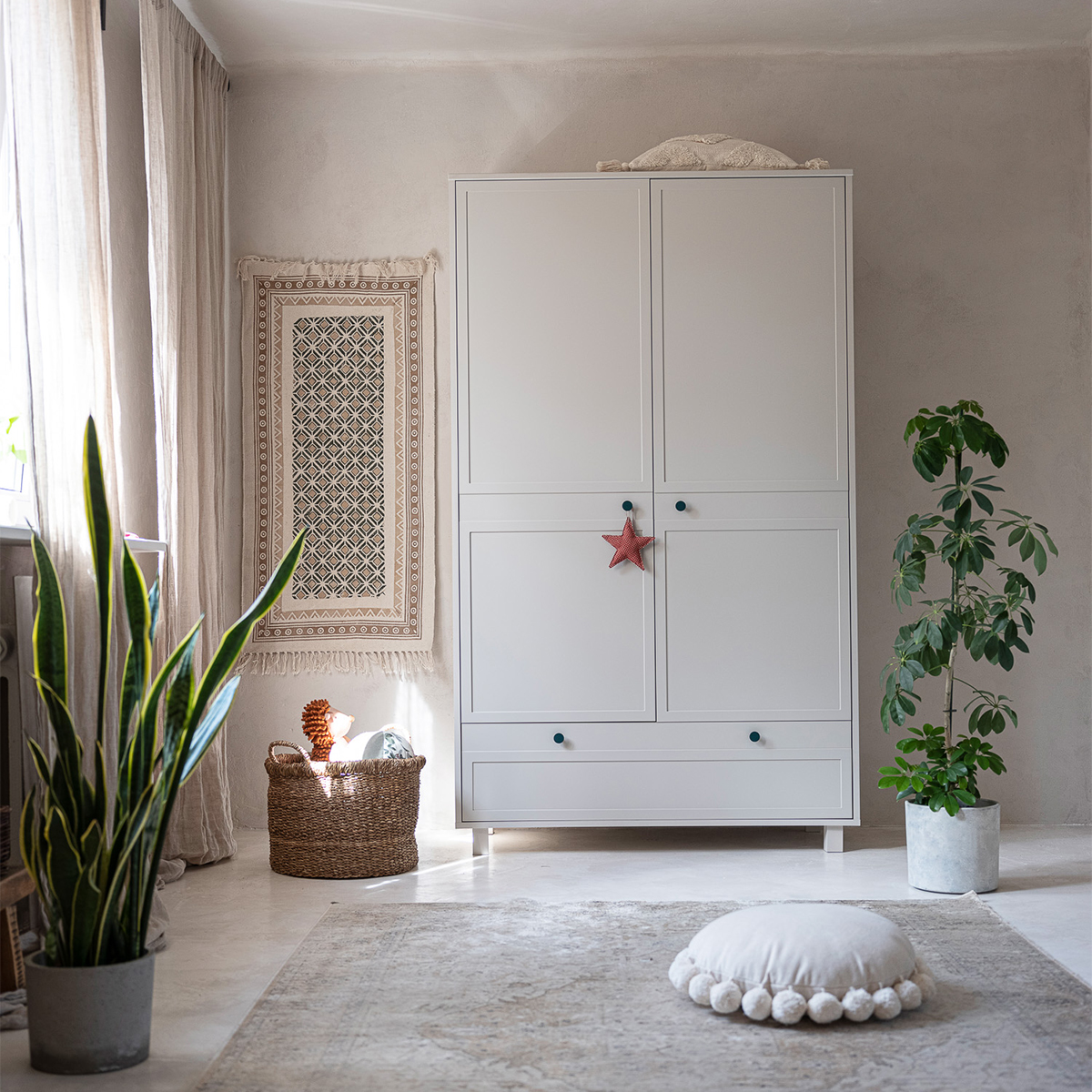 vintage_gabriel_woodluck_cashmere_beige_armoire_4