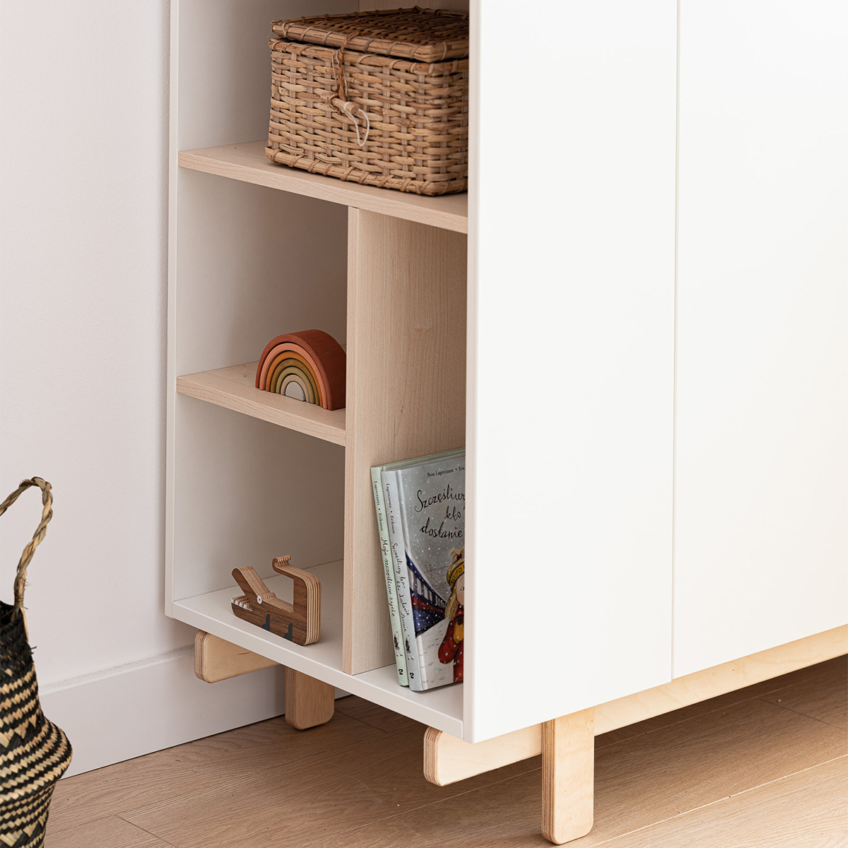 basic_romy_woodluck_blanc_armoire_6