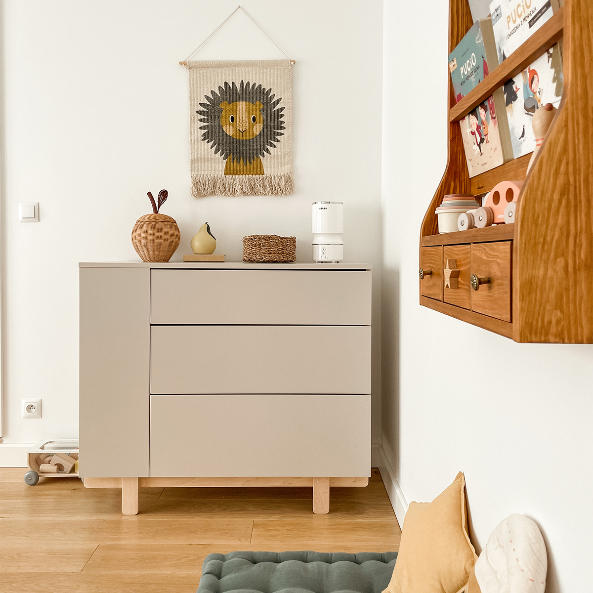 basic_romy_woodluck_cashmere_beige_commode_a_langer_5