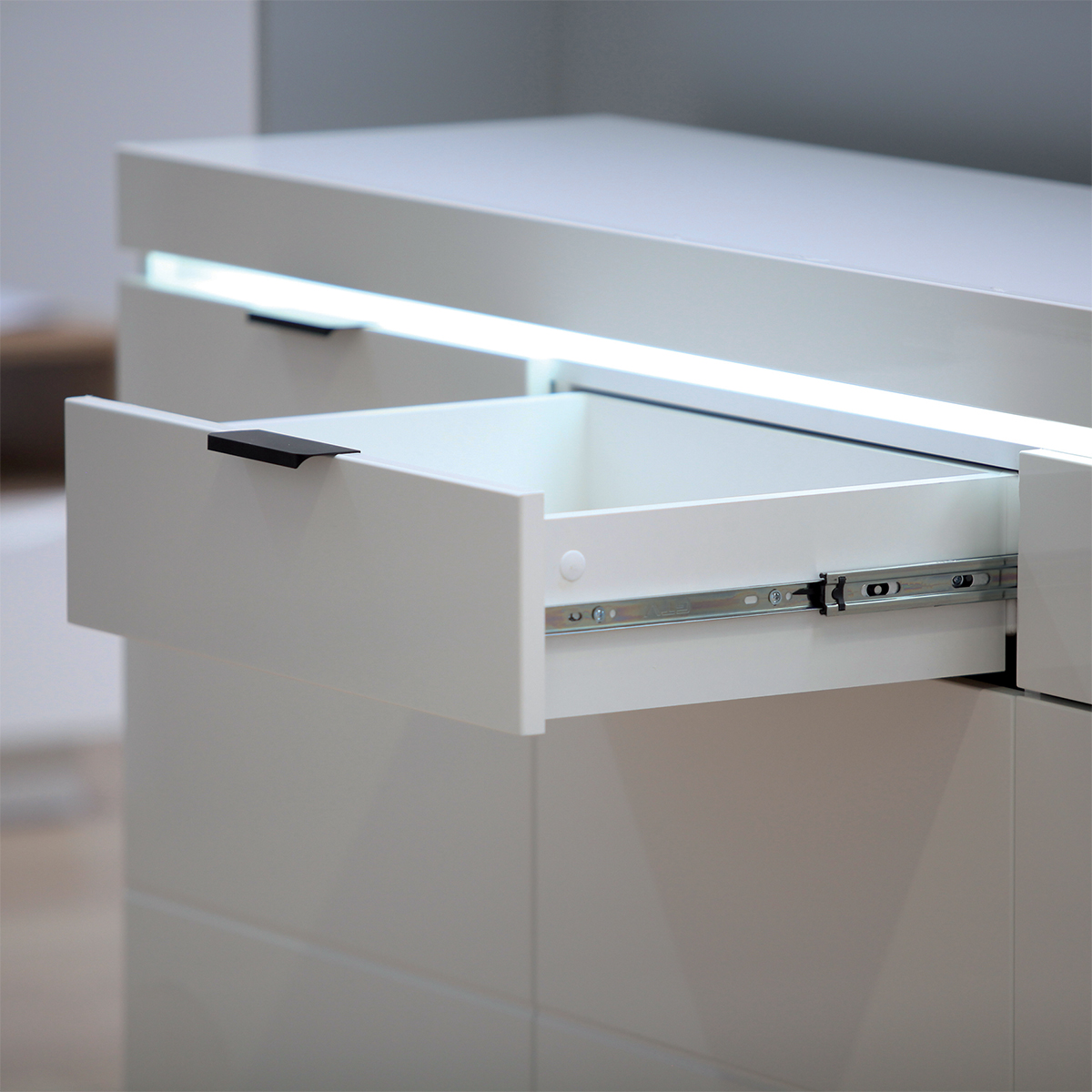 BDK-1_ruben_blanc_buffet_3_portes_3_tiroirs_2