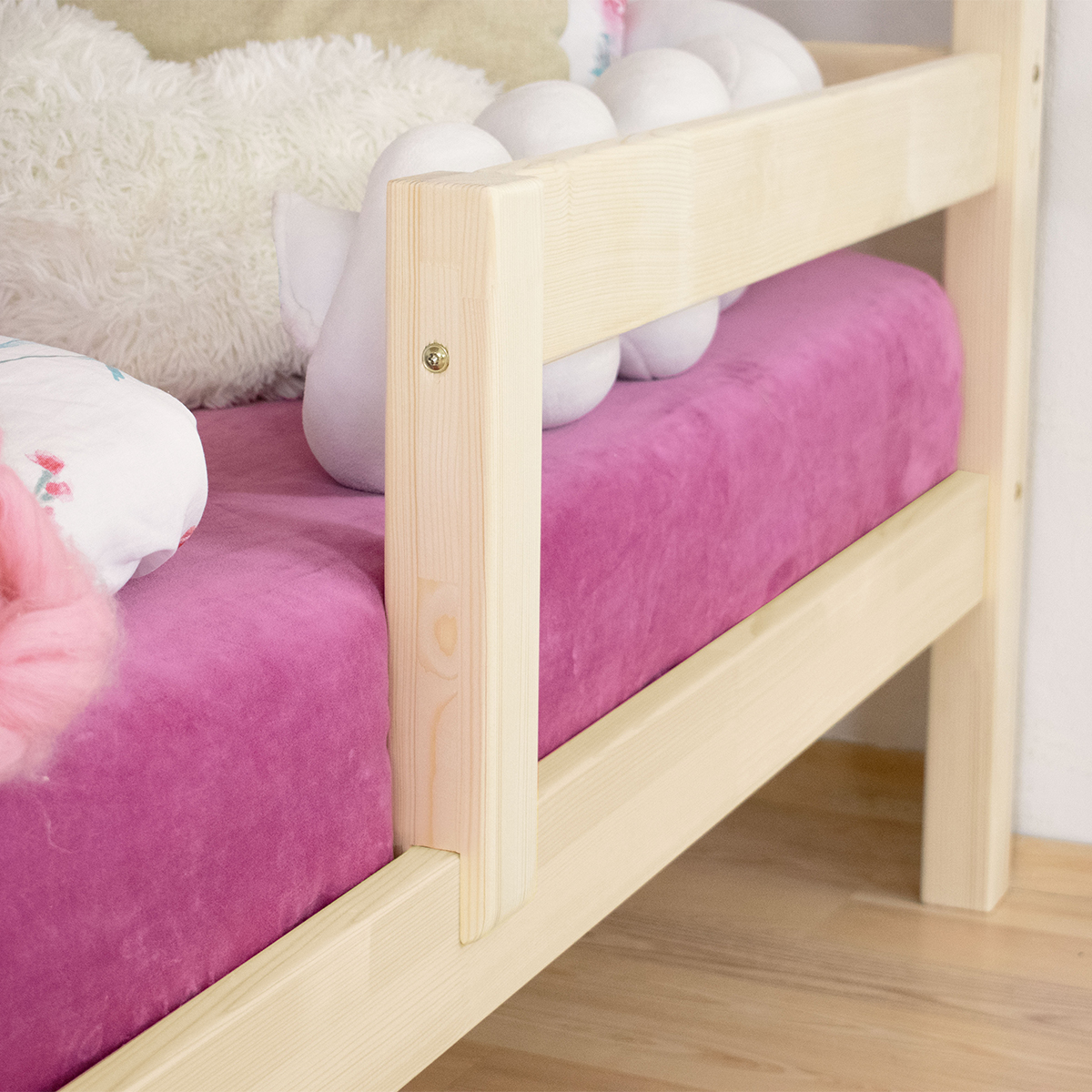 Monty_Rosy_details_2
