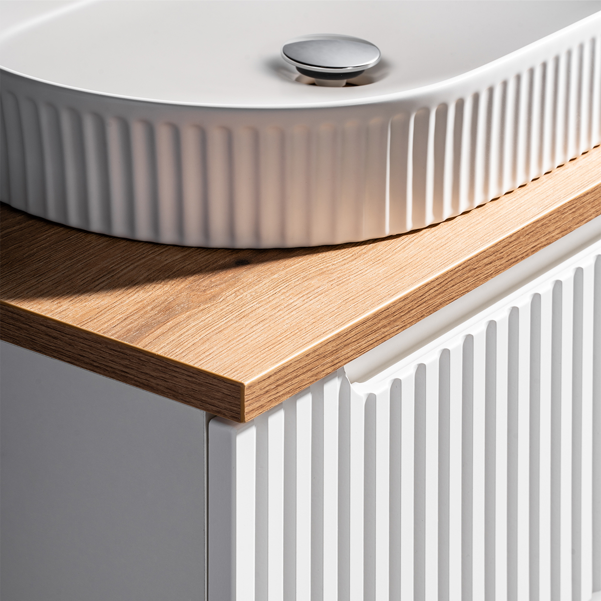 riva-blanc-salle-de-bain-detail-vasque-beyond-5-blanc-1