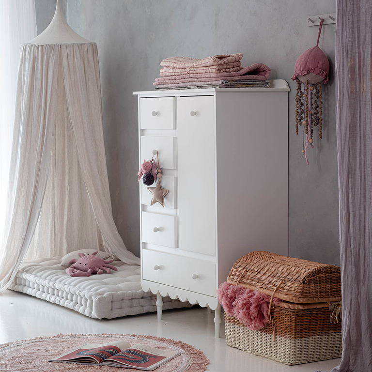 babushka-woodluck-blanc-commode-haute-2