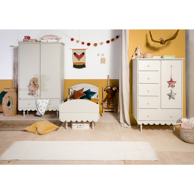 babushka-woodluck-olive-commode-haute-3
