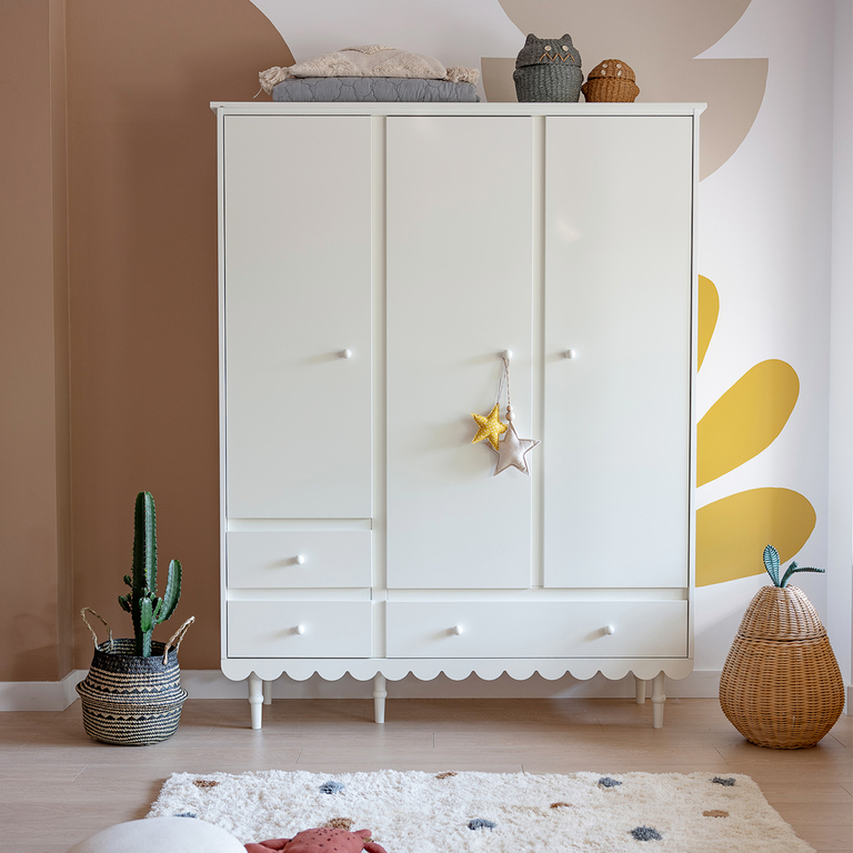 babushka-woodluck-blanc-armoire-3-portes-2