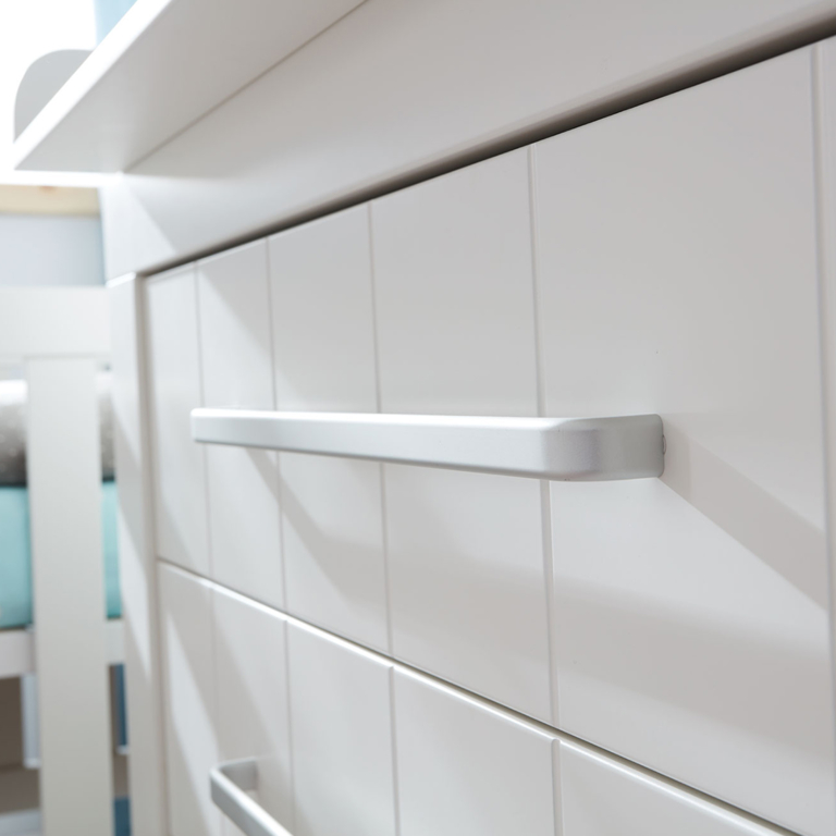 pinio-calmo-blanc-commode-detail