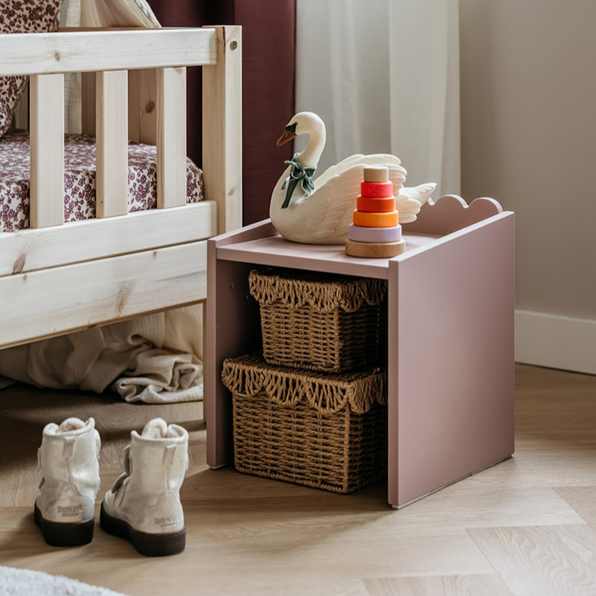 Bellamy-BN-rose-chaise-3