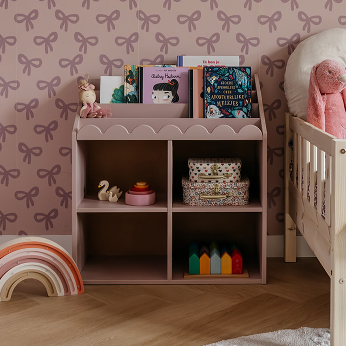 petits_meubles_bellamy_book_nook_bibliotheque_rose_vintage_4