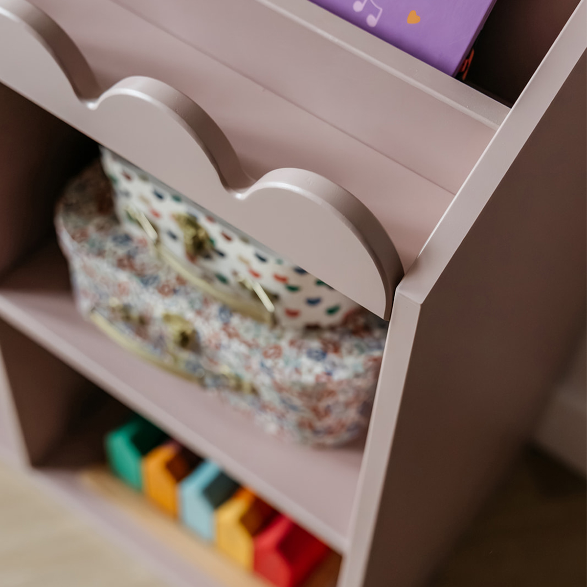 petits_meubles_bellamy_book_nook_bibliotheque_rose_vintage_6
