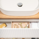 riva-blanc-salle-de-bain-detail-vasque-beyond-5-blanc-2