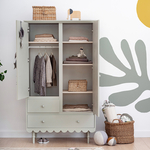 babushka-woodluck-olive-armoire-2-portes-2