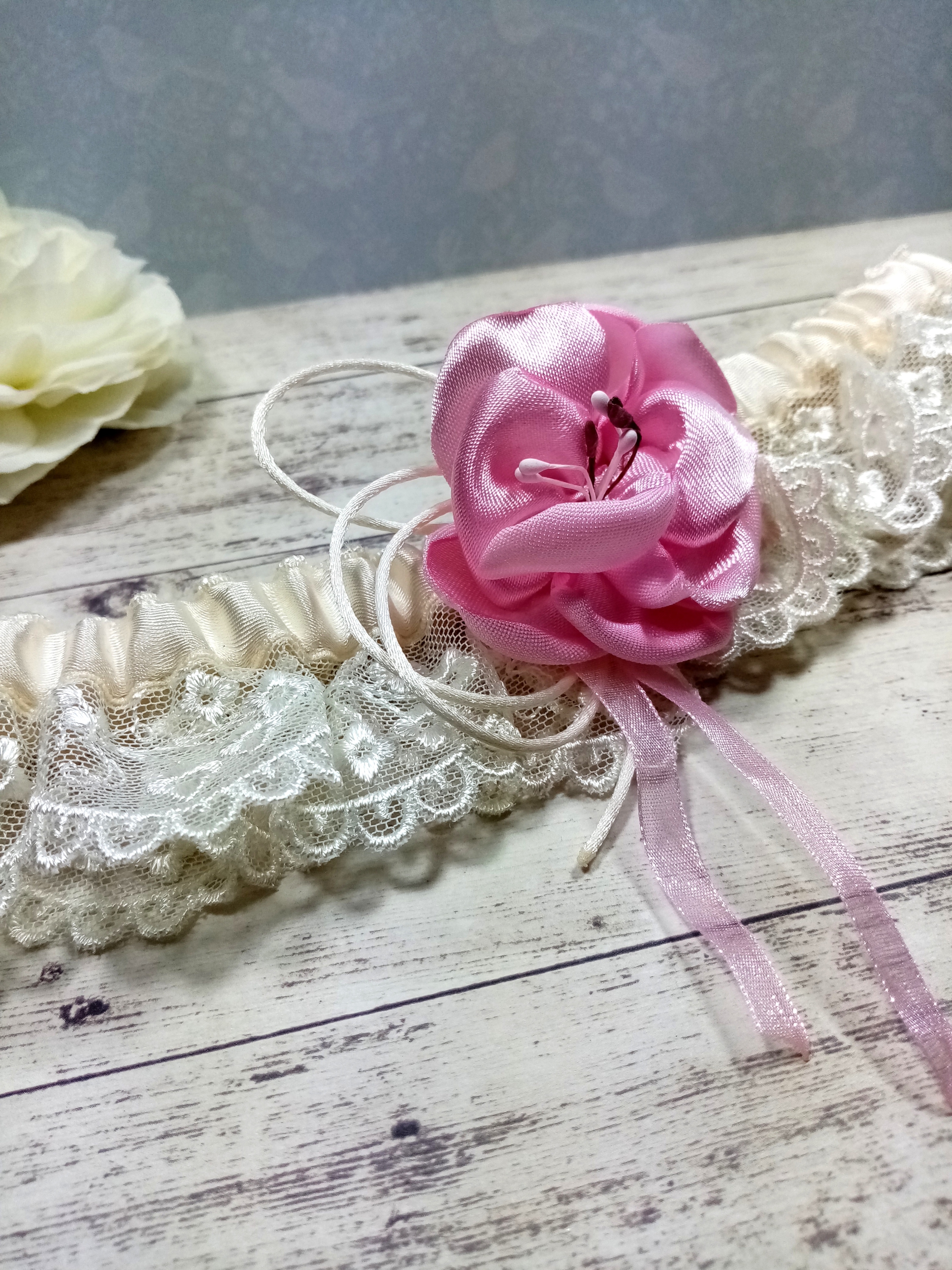 Jarretière de mariée personnalisée dentelle fait main