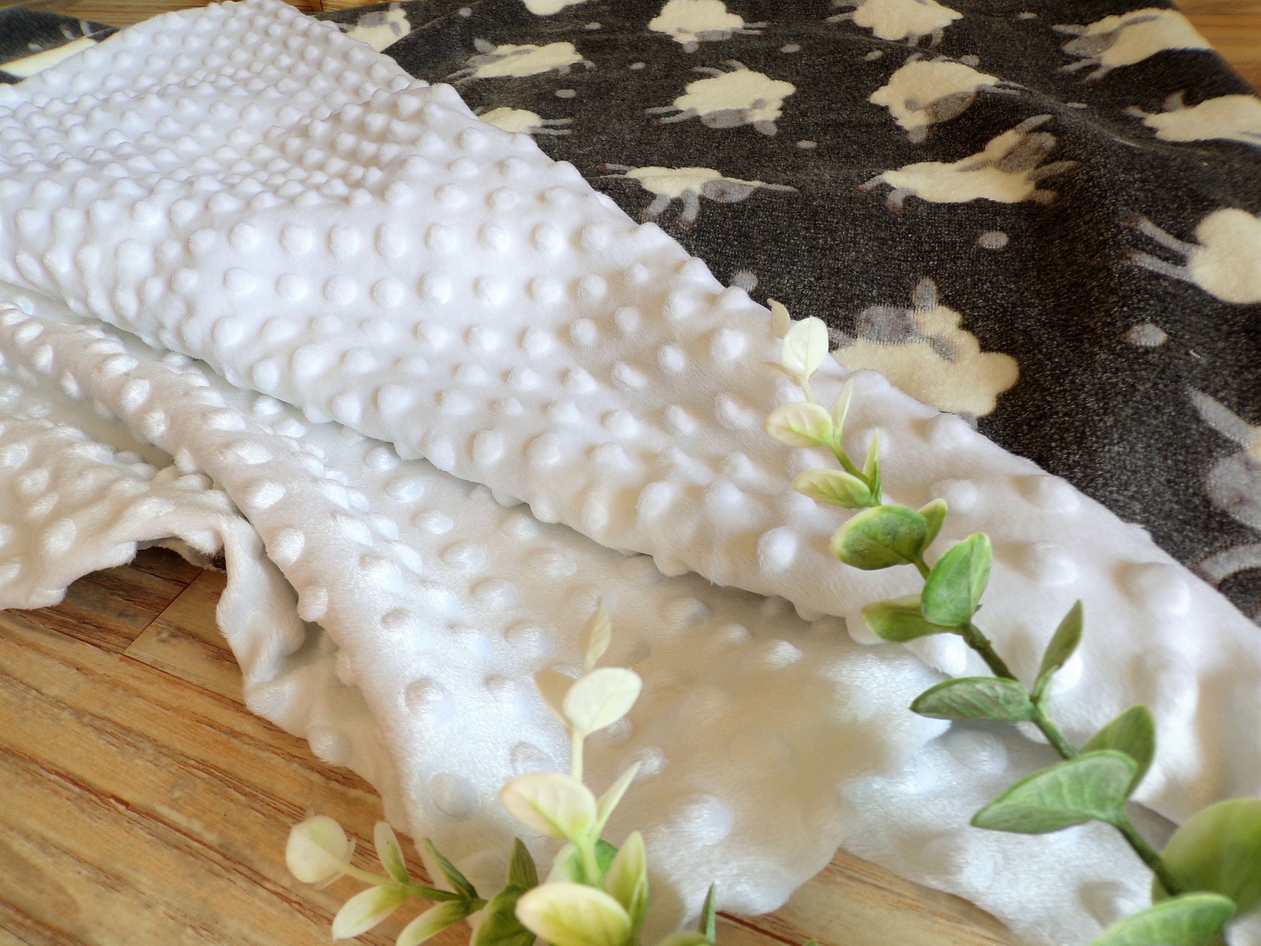 Dessus de lit chambre enfant mouton blanc