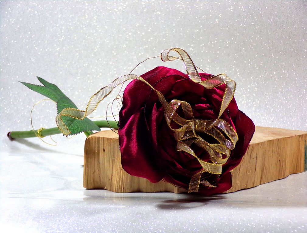 Rose rouge tige fleurs artificielle fait main satin