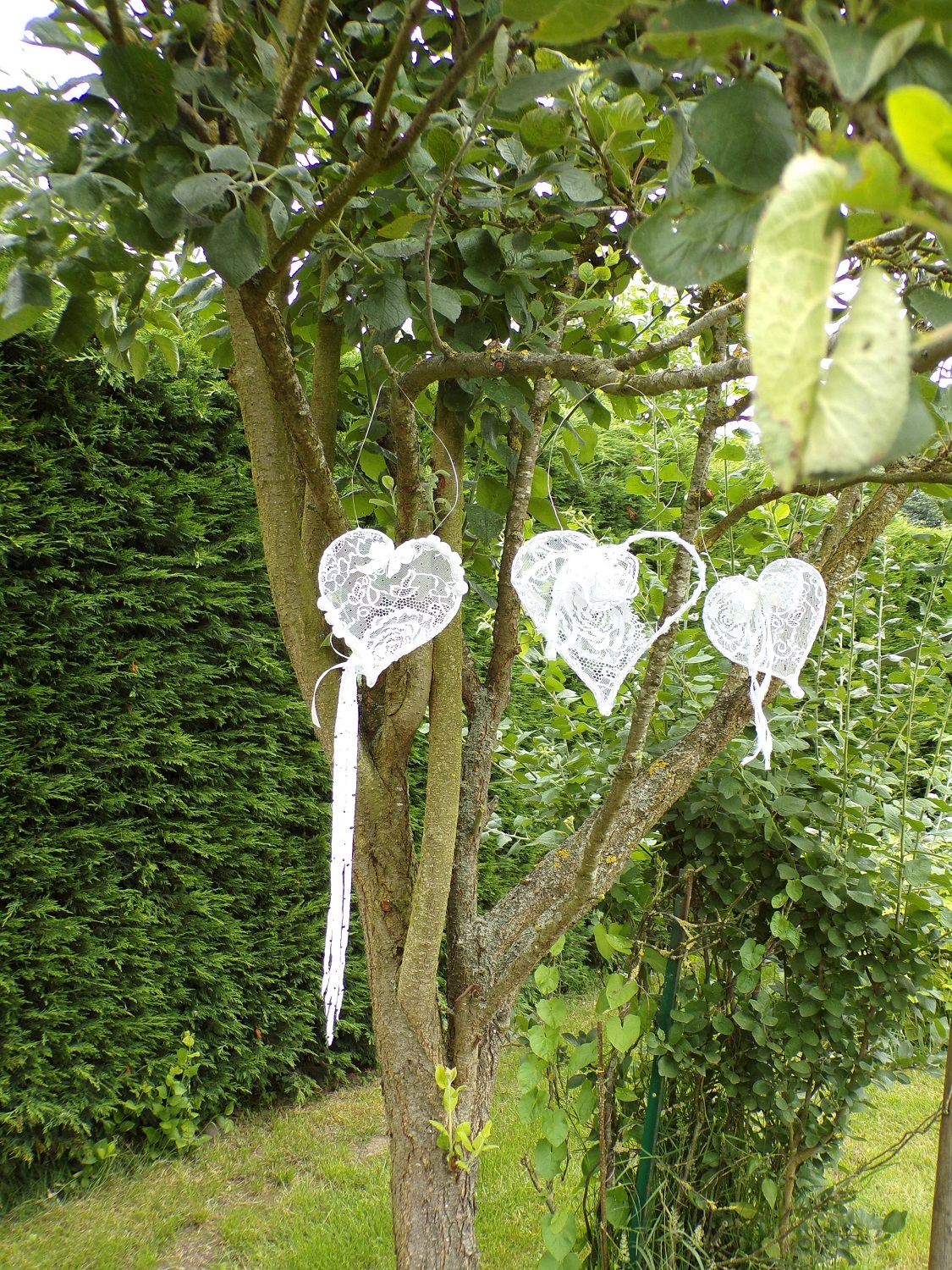 suspension mariage coeur romantique dentelle salle