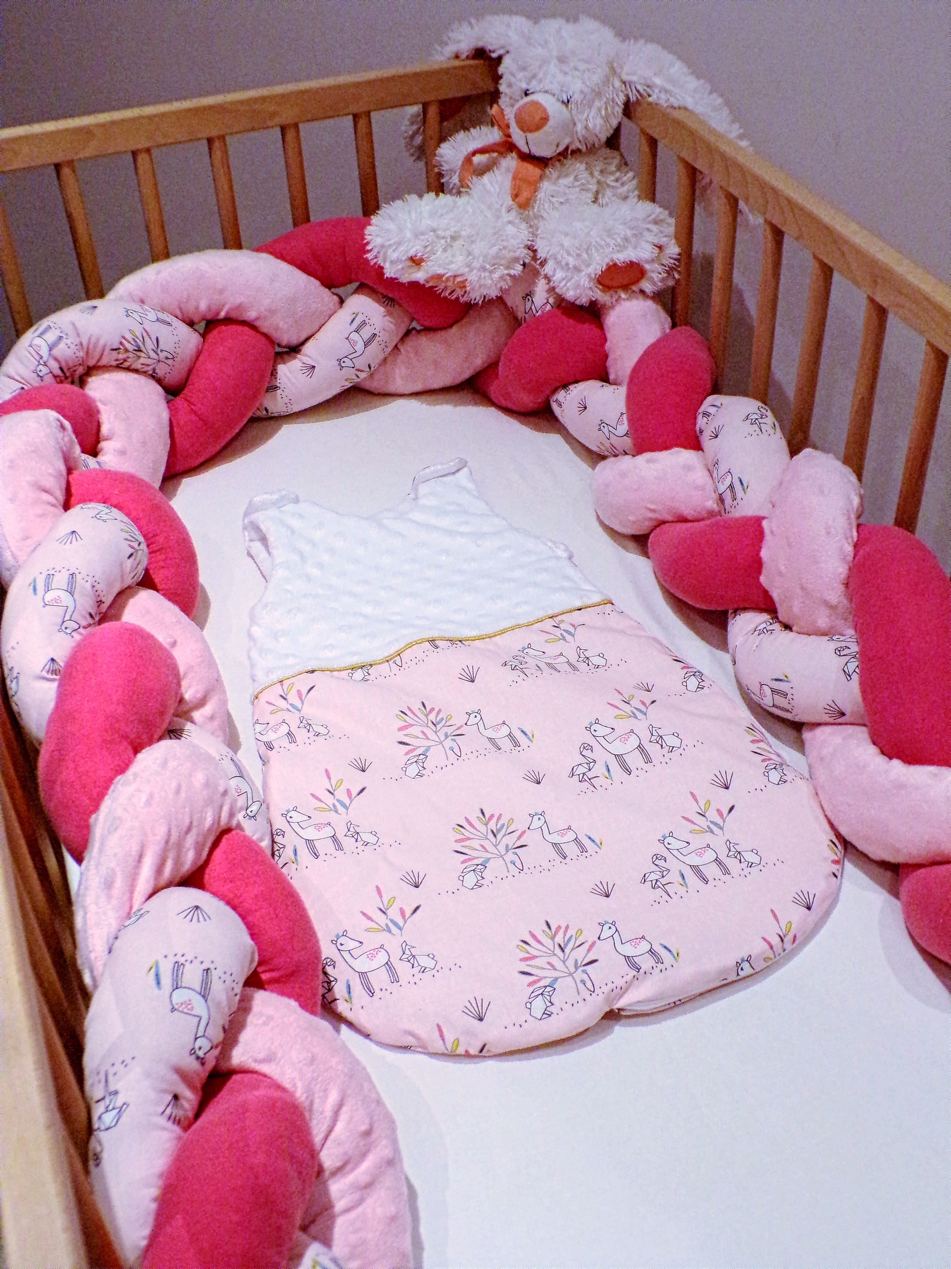 tresse de lit bébé fille rose fait main