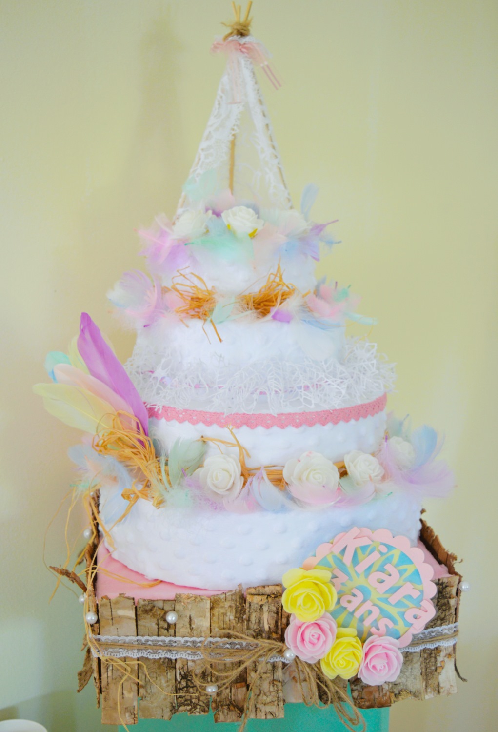 wedding cake dreamcatcher plumes pastel