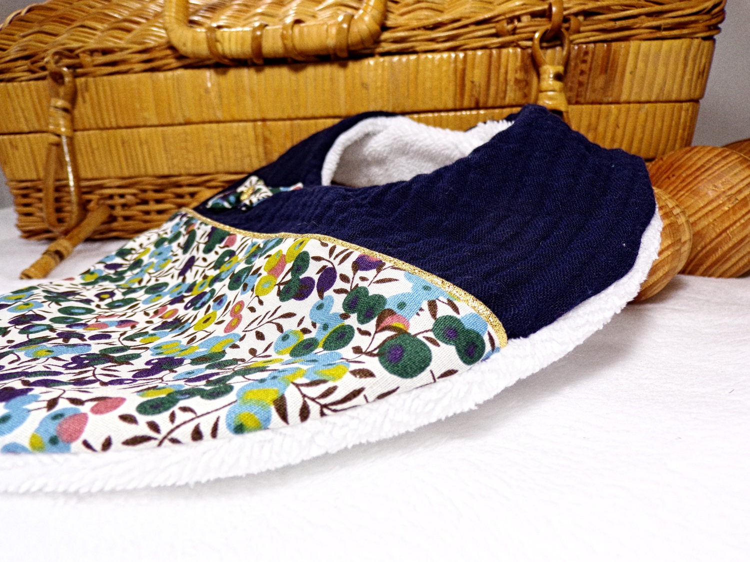 cadeau naissance bavoir fille liberty vert bleu marine