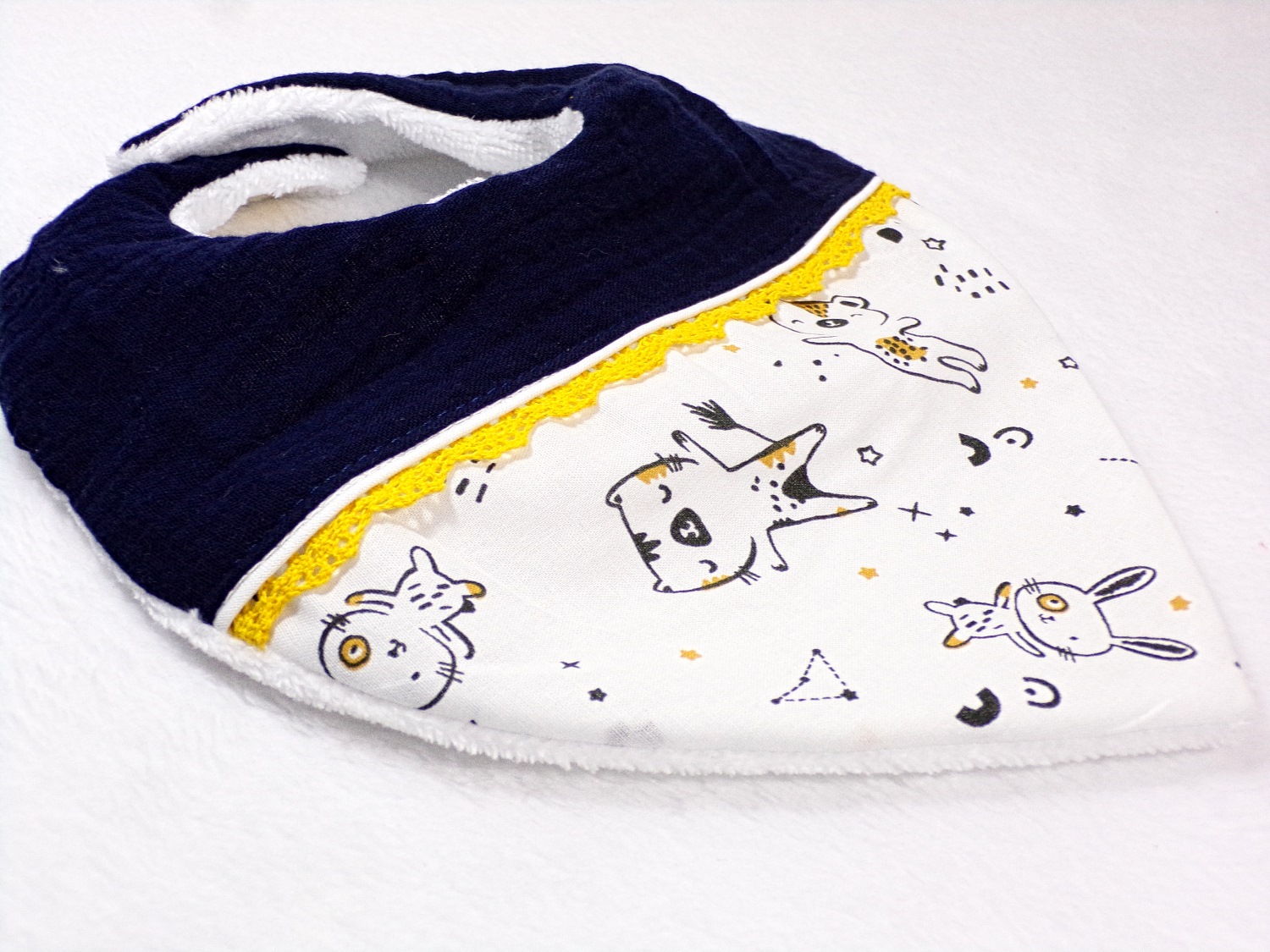 bavoir naissance lapin constellation marine moutarde