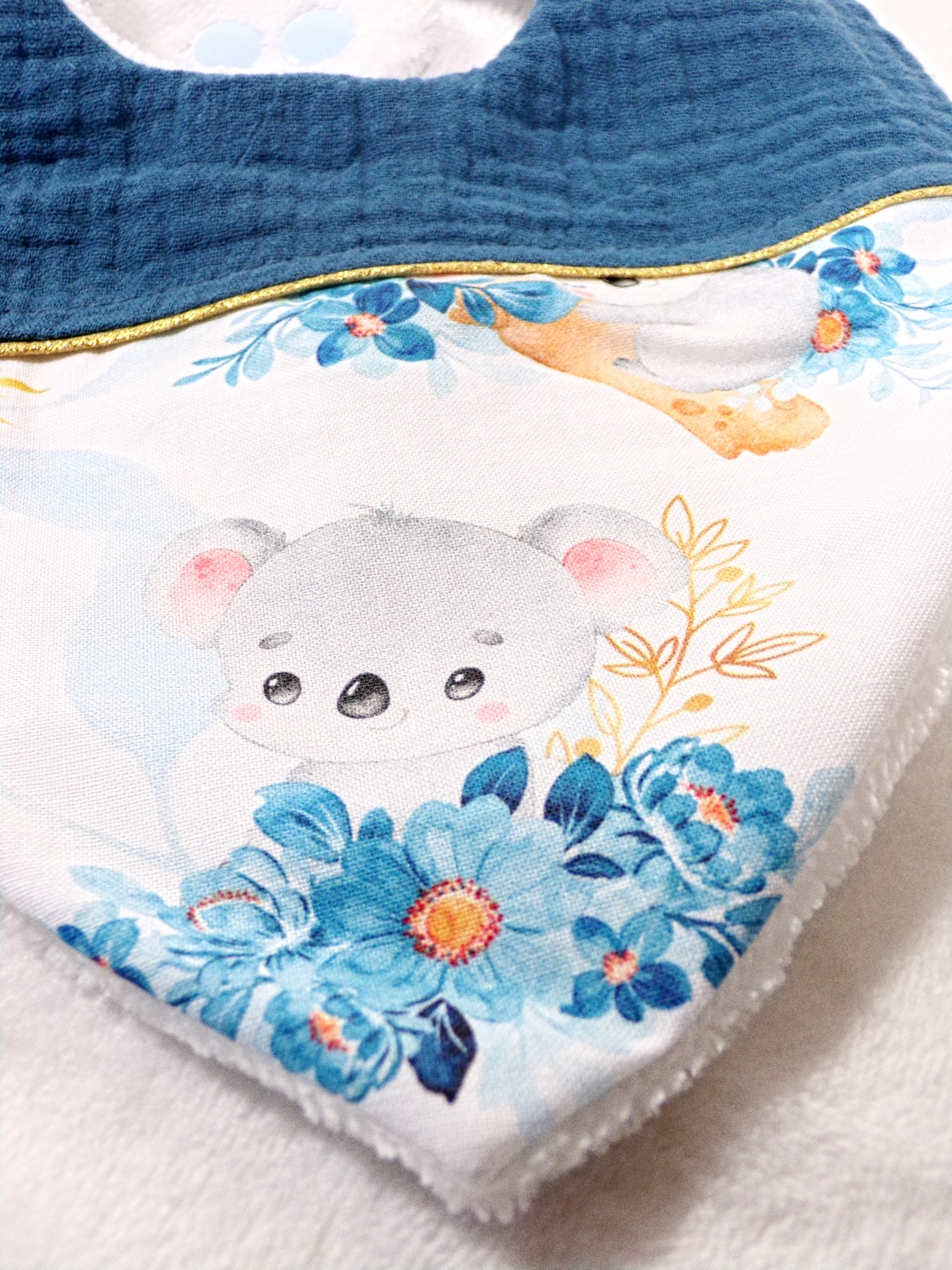 bavoir bandana naissance koala bleu gaze de coton bambou