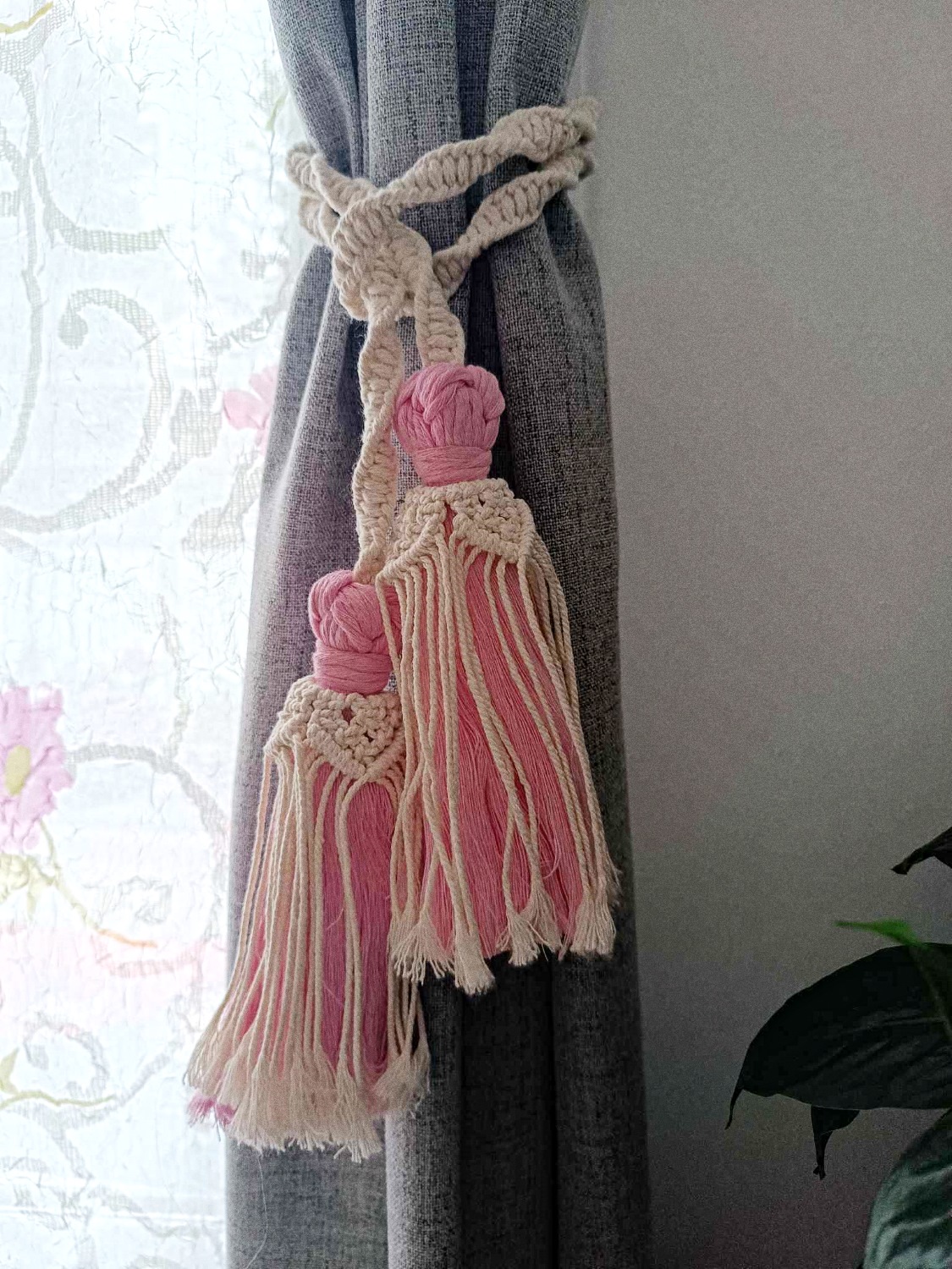 decoration macramé rideau rose fait main