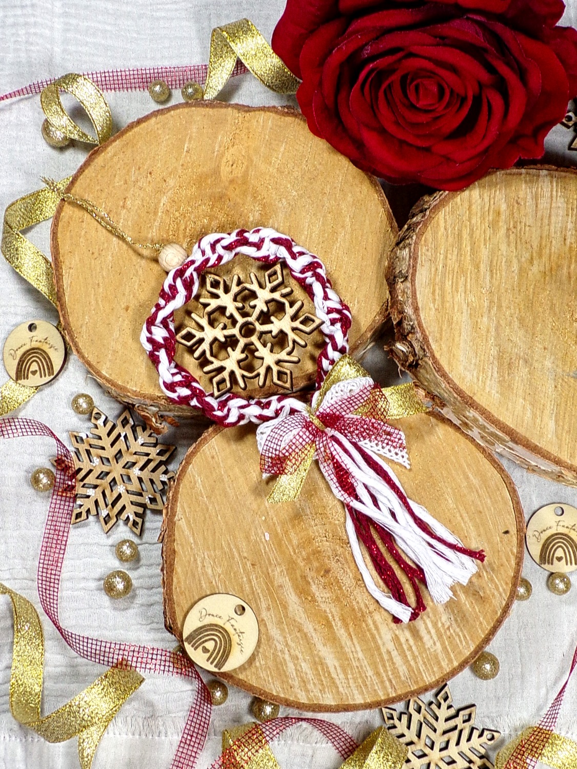 couronne noel rouge blanc flocon macramé bohème