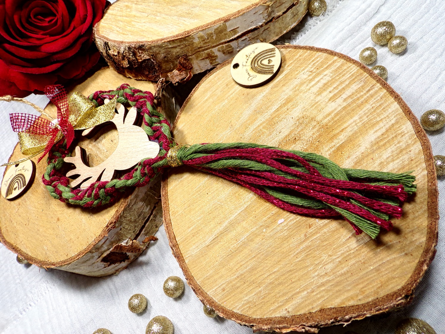 ornement noel couronne rouge vert macrame