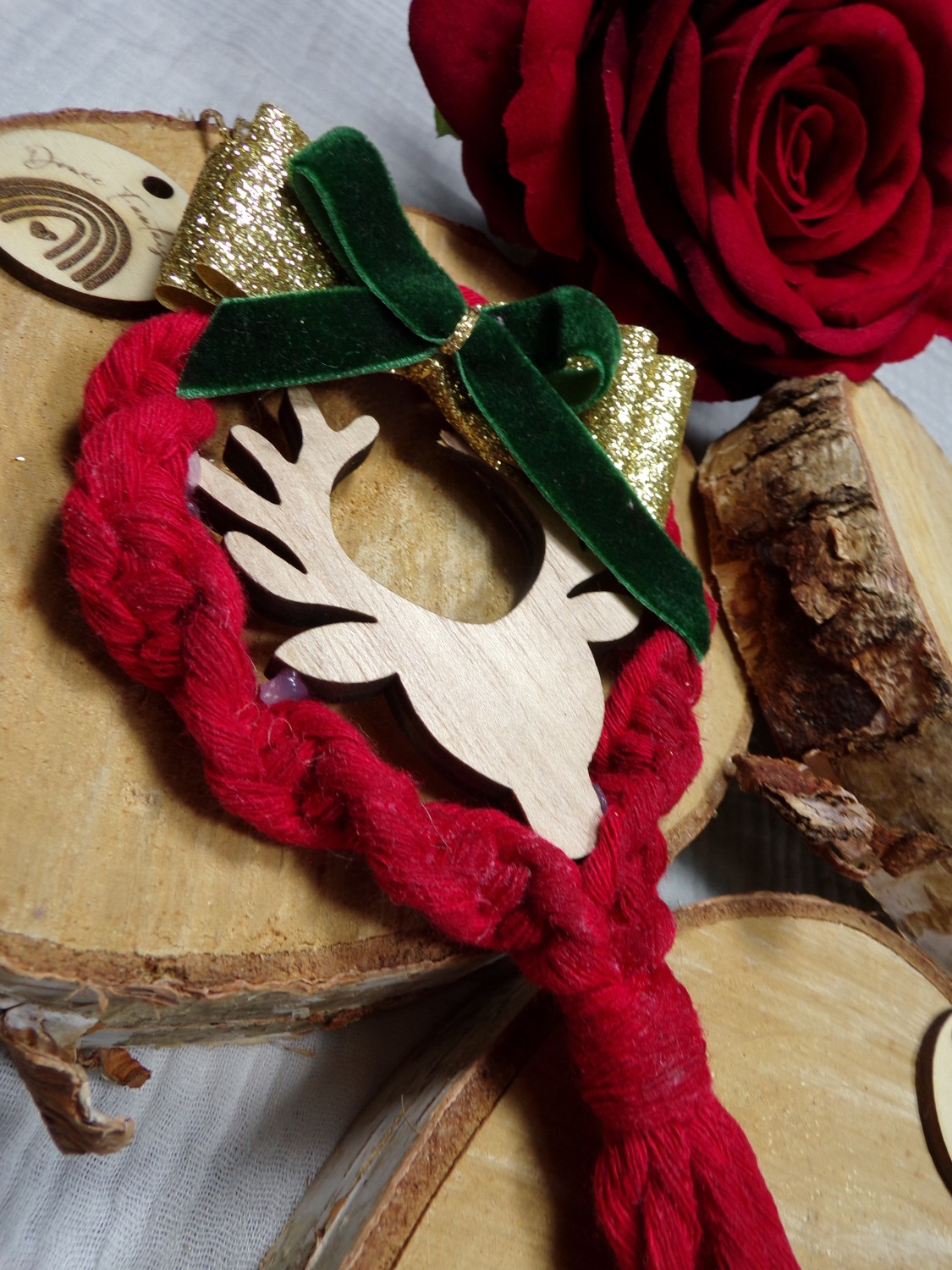 deco boheme noel couronne rouge vert bois