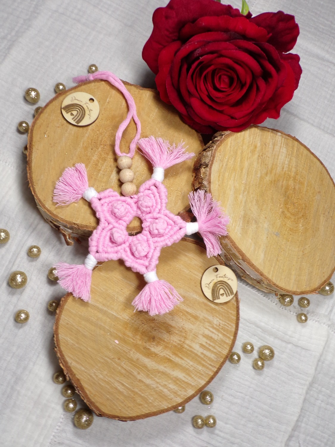 suspension noel macramé etoile rose pastel