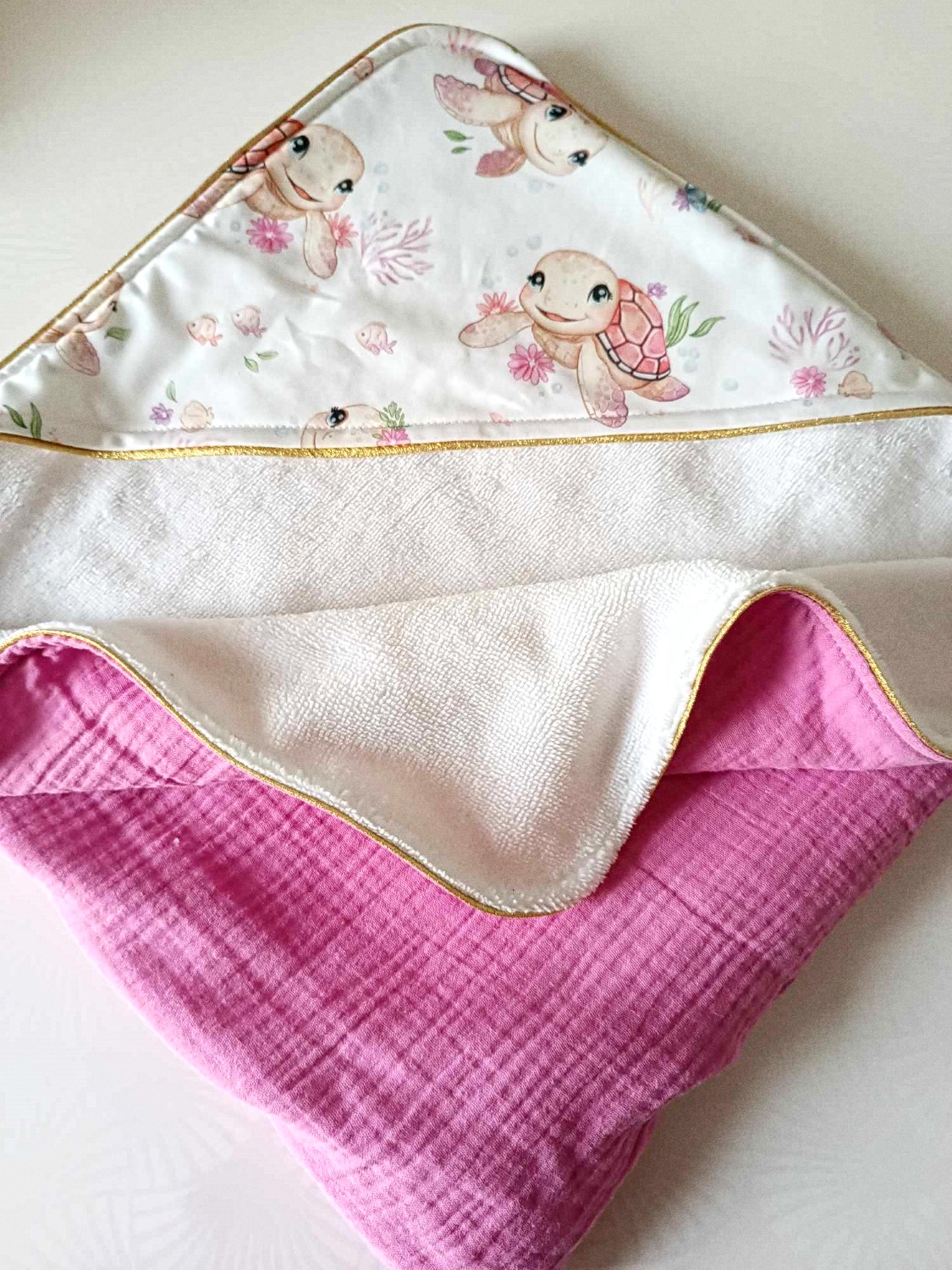 sortie de bain capuche bébé fille rose cadeau naissance