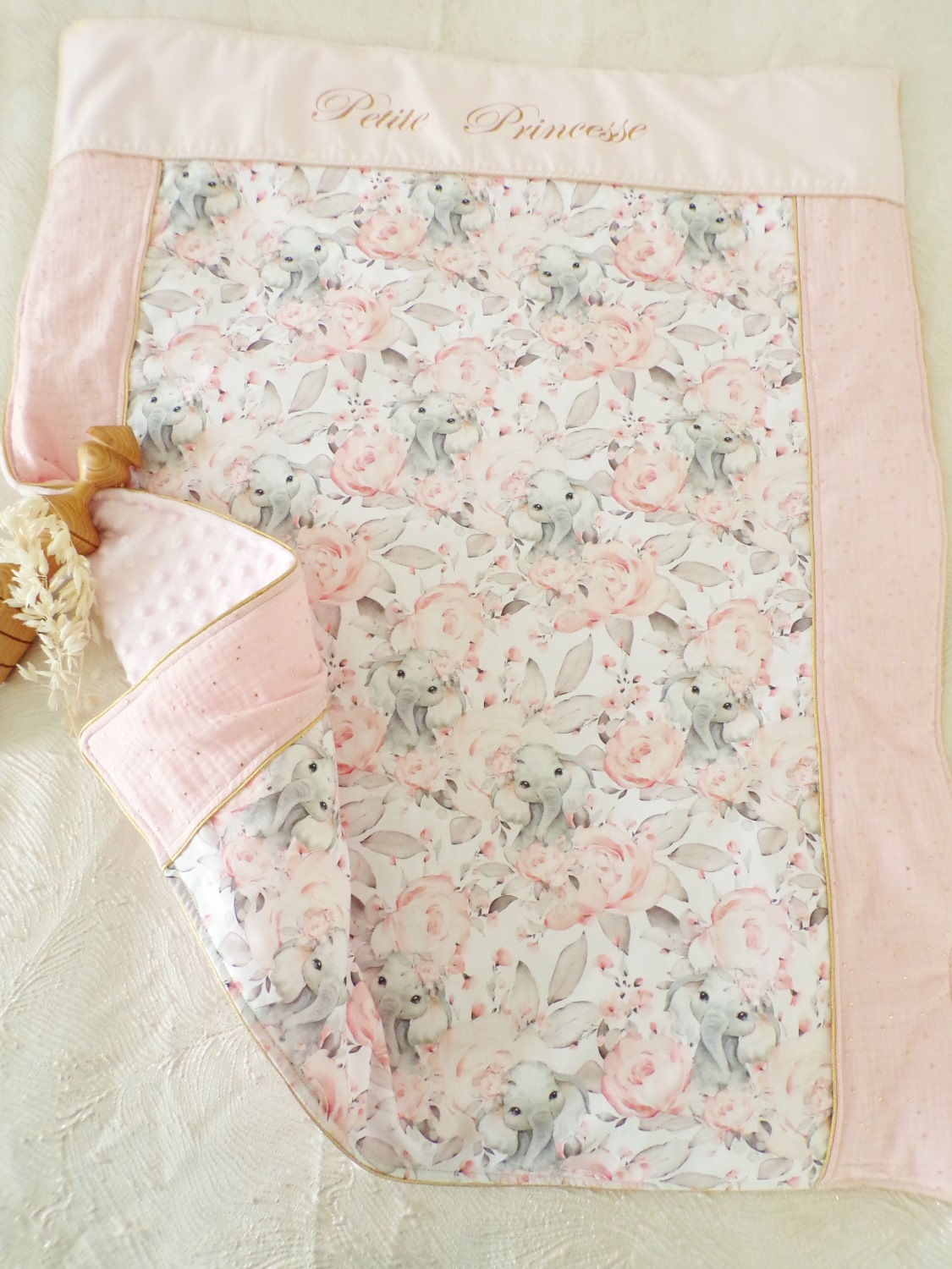 couverture bébé éléphant rose molletonnée cadeau naissance