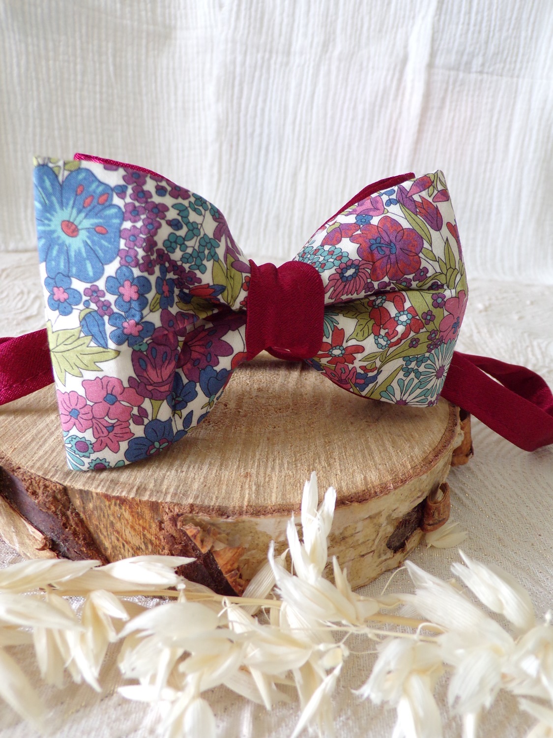 accessoire homme fait main satin fleurs bordeaux
