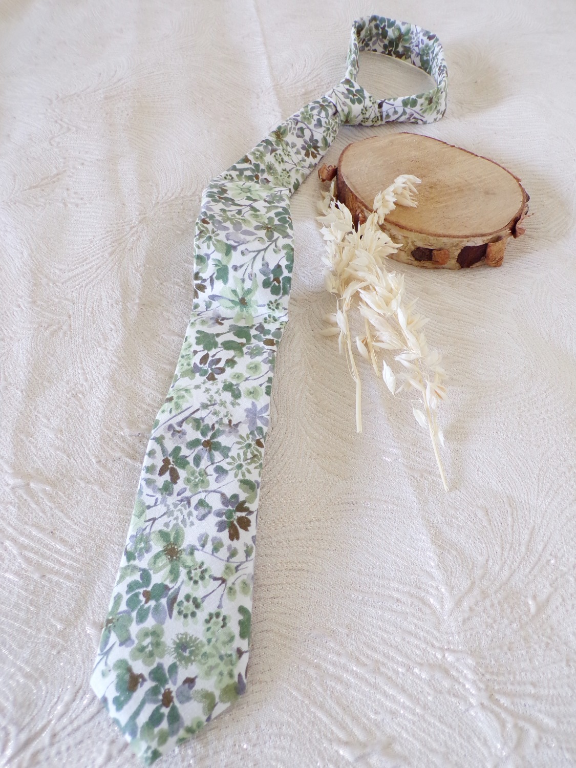 cravate fleurs vert amande accessoire mariage homme
