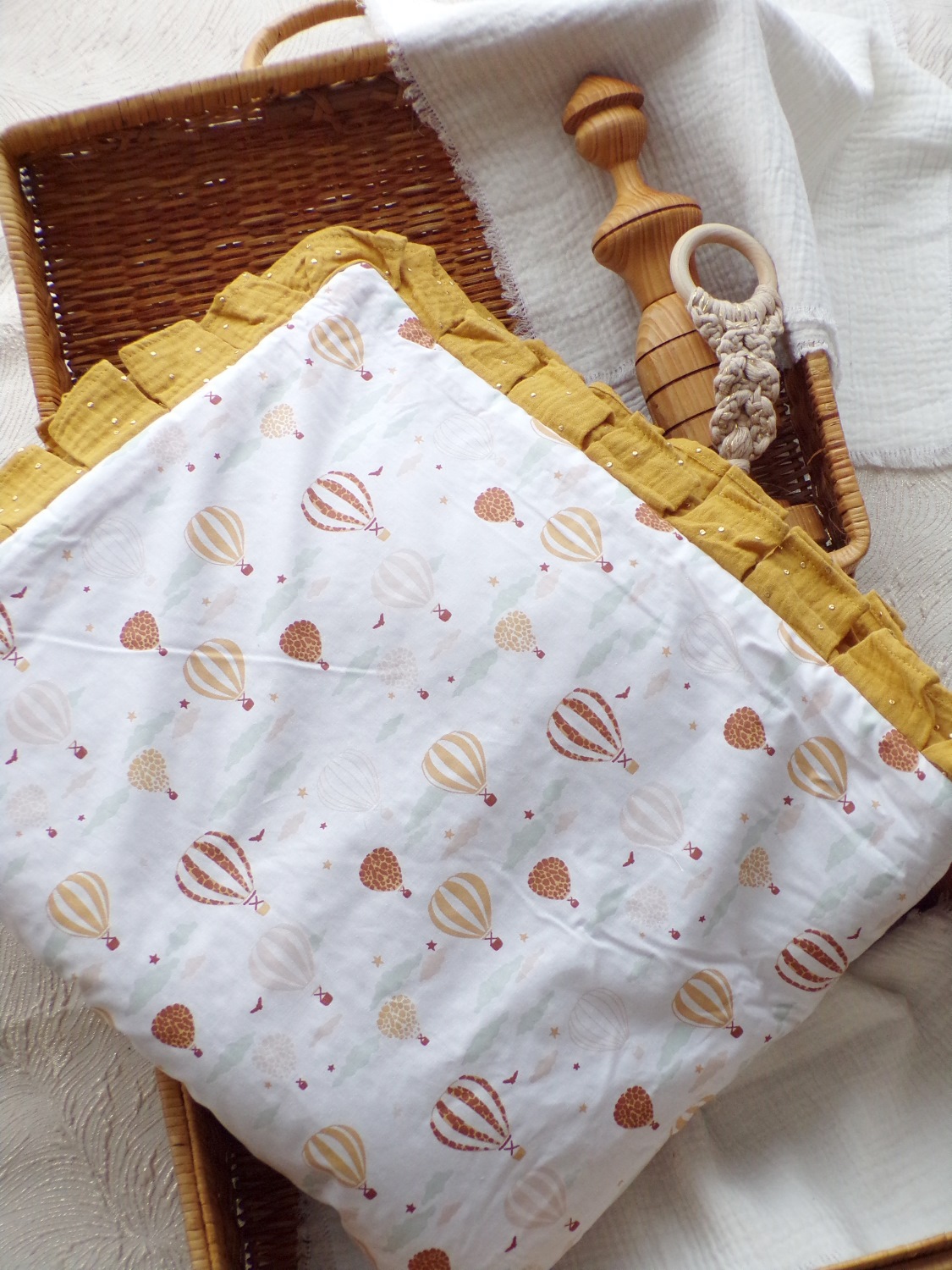 couverture bébé molletonnée montgolfière jaune safran curry