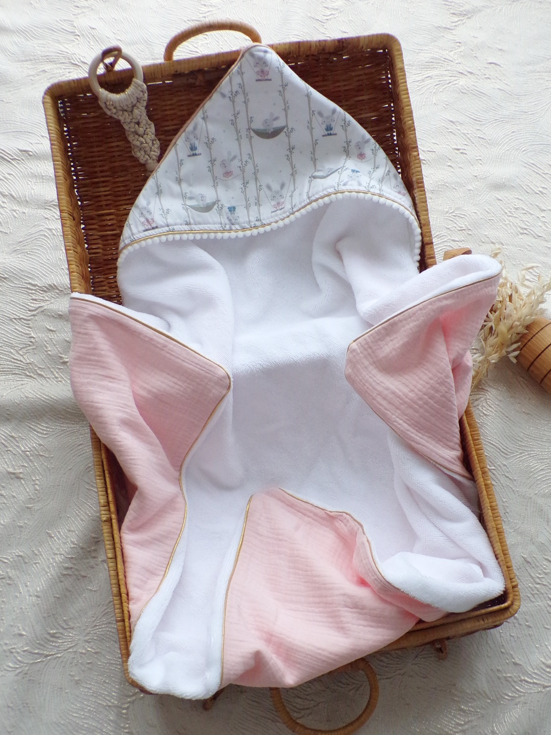 cape de bain bébé fille lapin rose