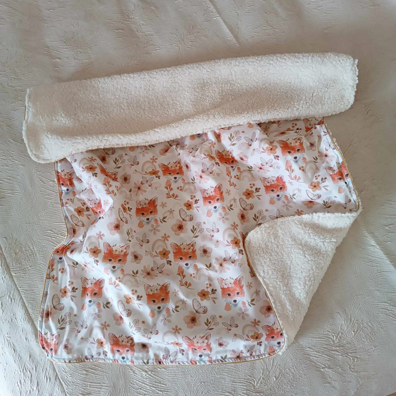 créatrice cadeau de naissance fait main couverture renard