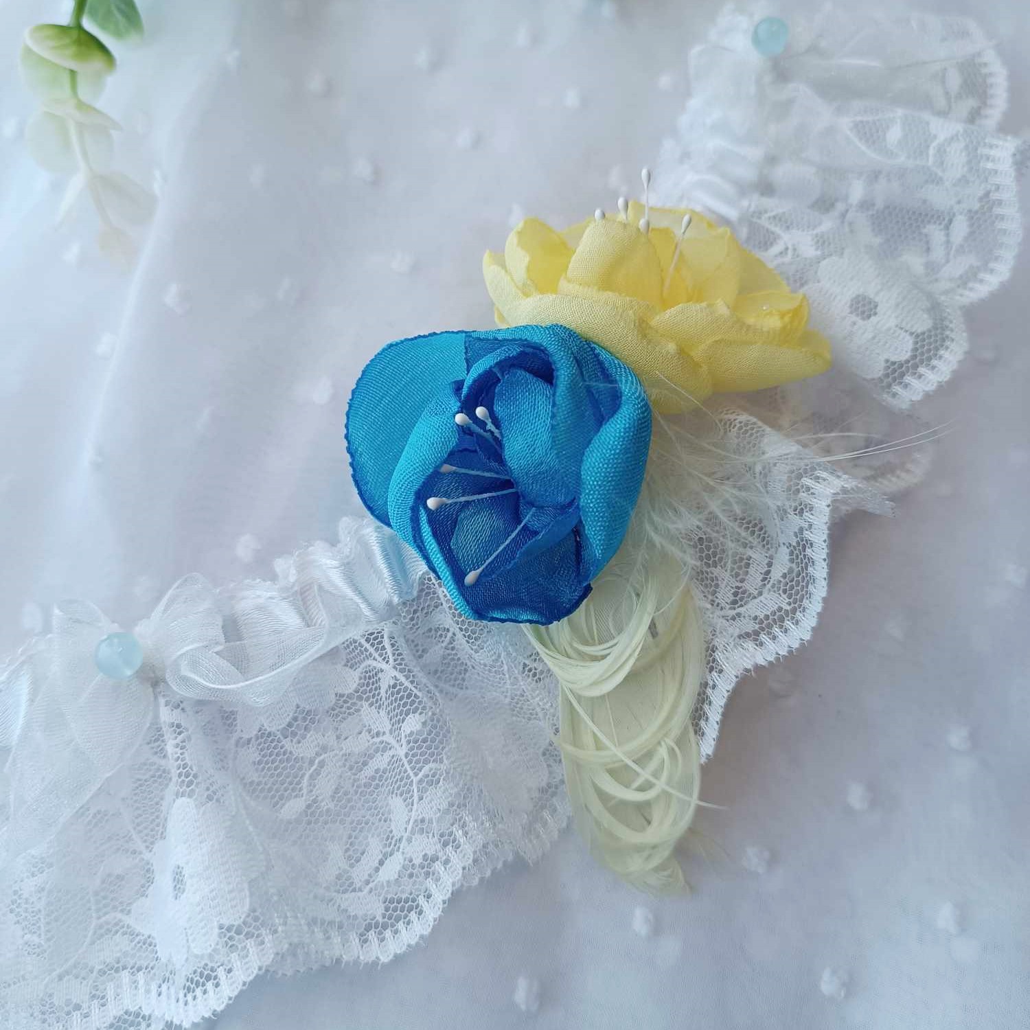 jarretière de mariée dentelle satin bleu jaune dolce vita
