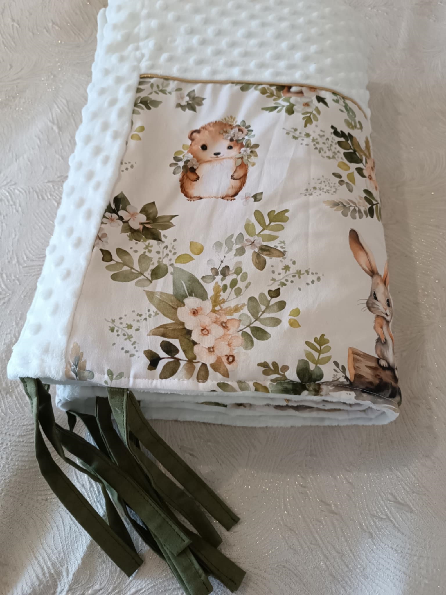 cadeau naissance mixte tour de lit lapin vert kaki blanc
