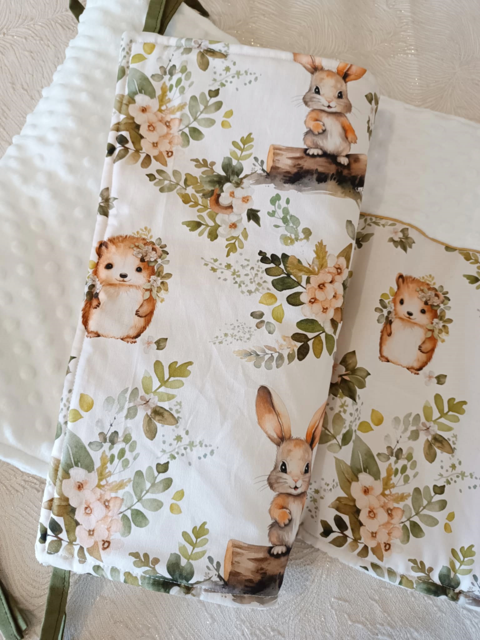 tour de lit bébé lapin hérisson fait main artisanal foret enchantée