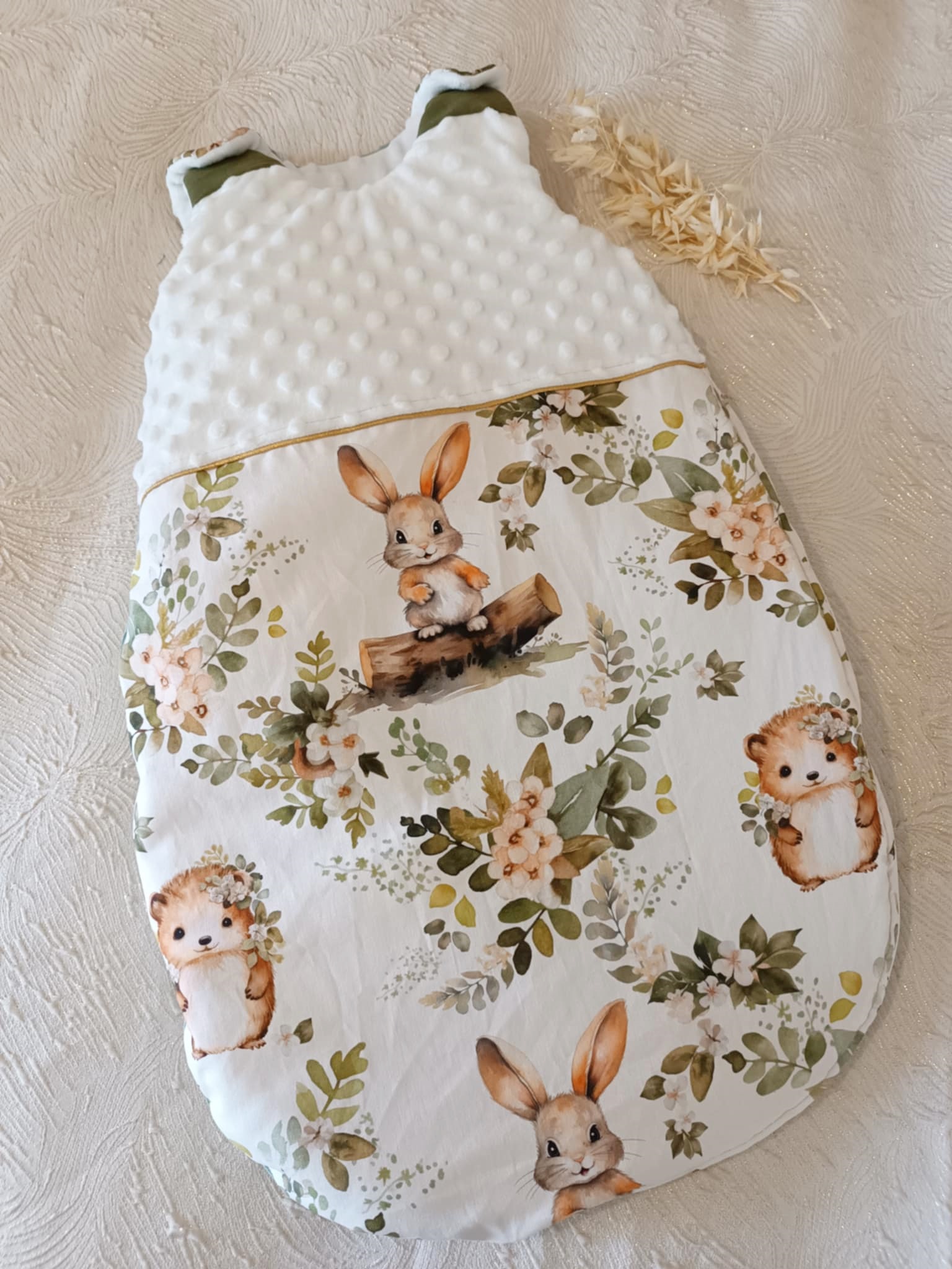 gigoteuse naissance foret enchantée lapin hérisson