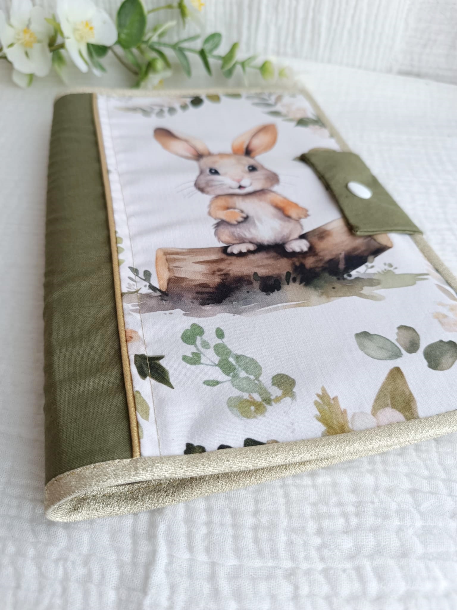 cadeau naissance mixte fait main carnet santé lapin hérisson