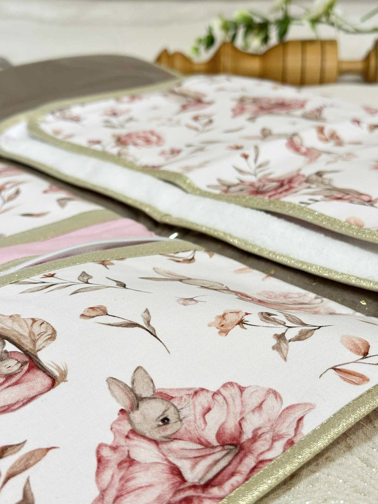 cadeau bébé personnaliser made in france tapis à langer nomade étanche pochettes câlin poudré doucefantaisie